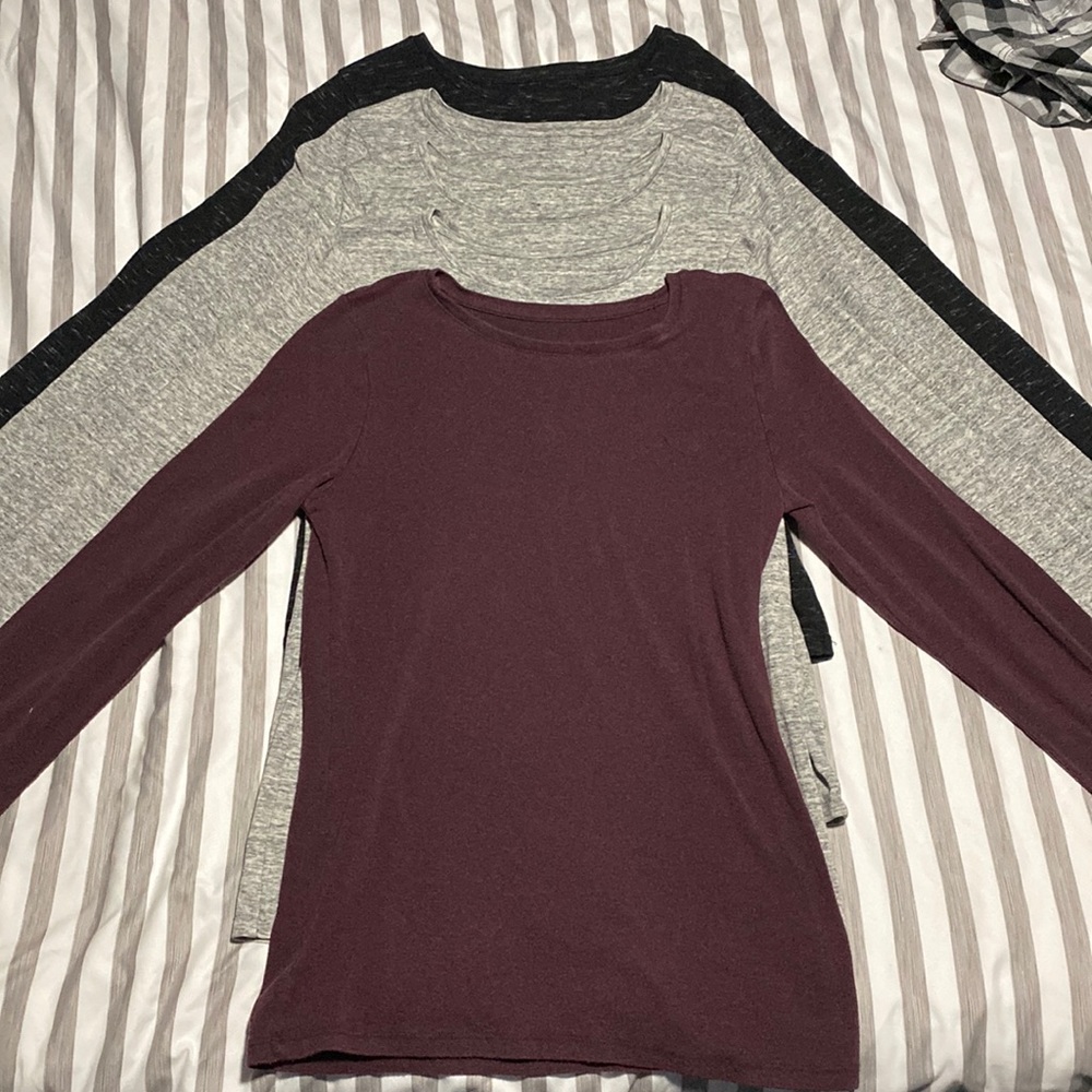 🌸 Lot of 5 Five 👋🏼 long sleeve shirts!